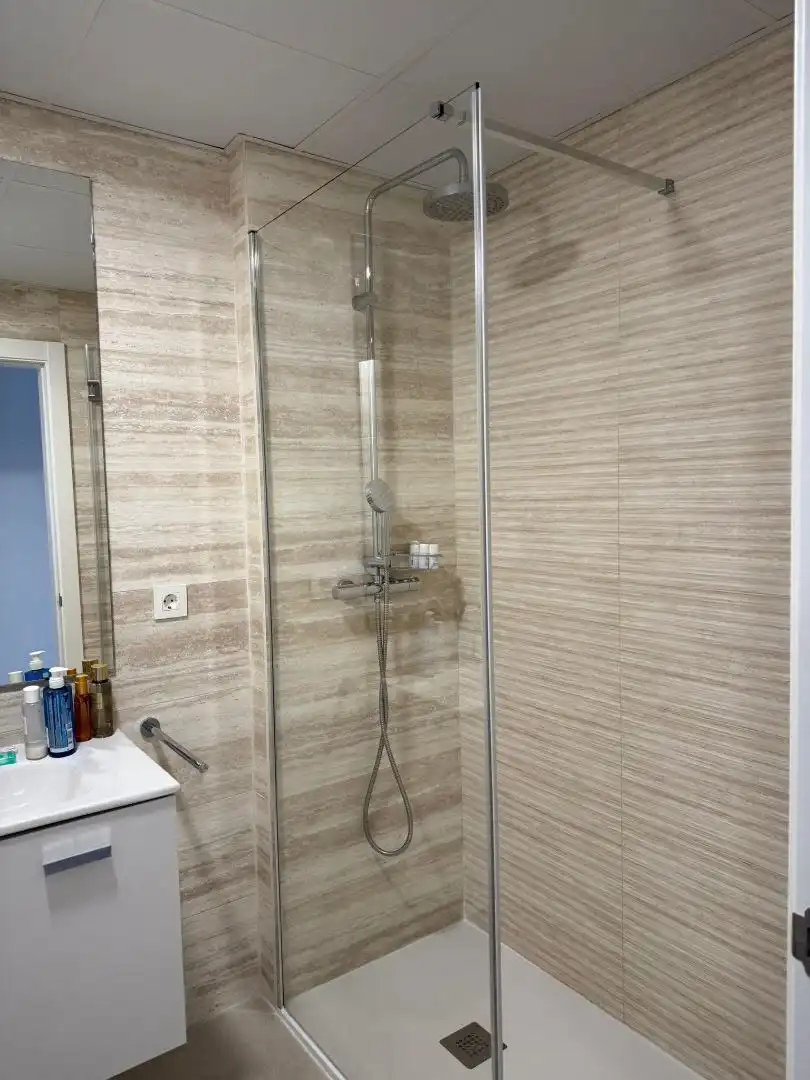 Bany de Pis de lloguer en Marbella amb Aire condicionat, Calefacció i Traster
