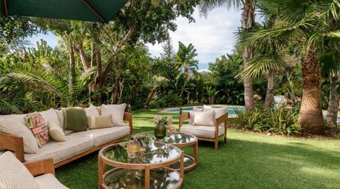 Foto 2 de Casa adosada de alquiler en Avenida Mimosas las, 188, Nueva Alcántara, Marbella