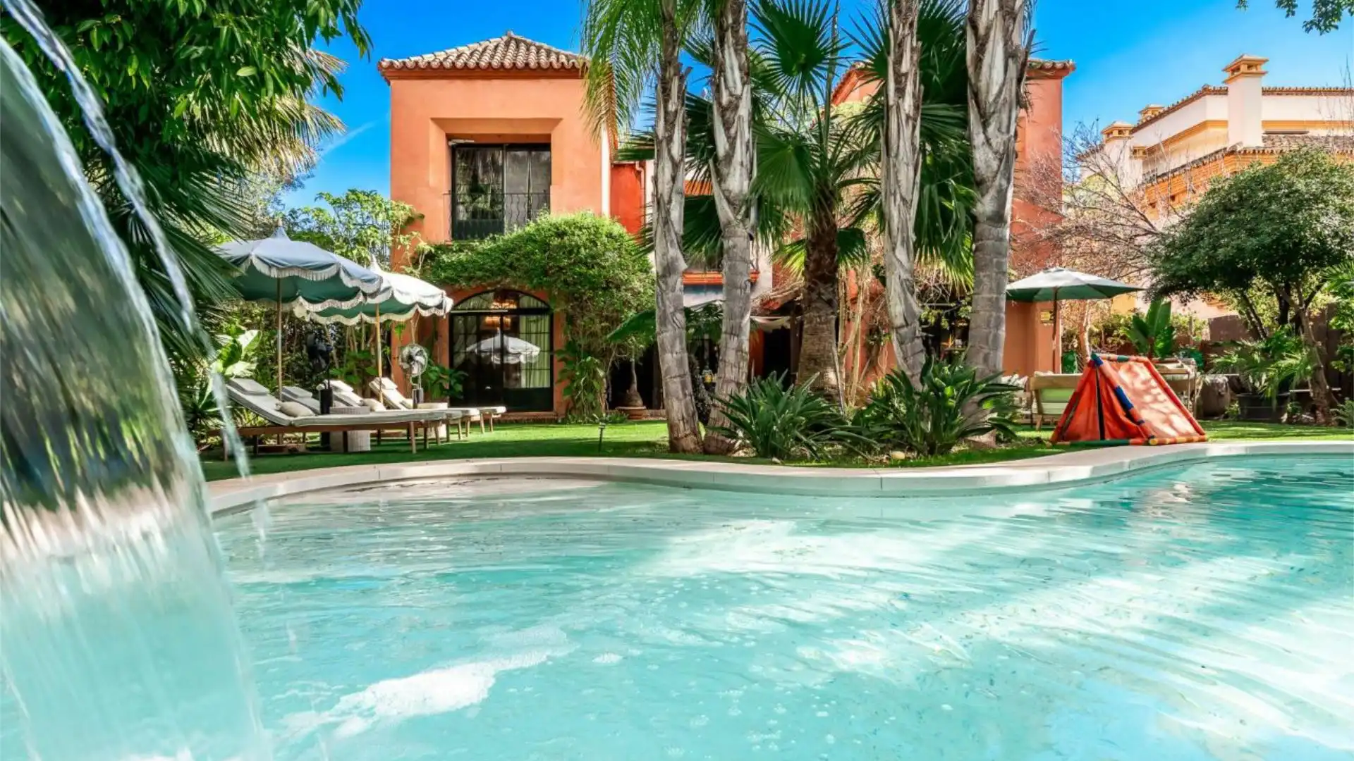 Piscina de Casa adosada de alquiler en Marbella con Aire acondicionado, Terraza y Piscina