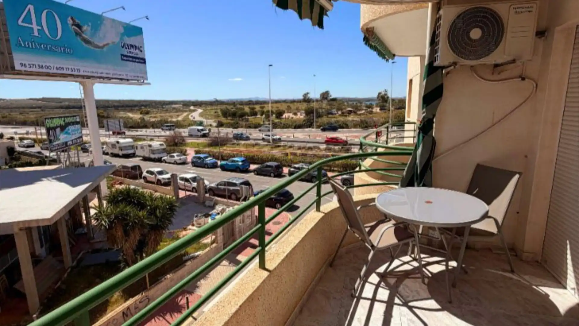 Vista exterior de Piso en venta en Torrevieja con Aire acondicionado, Terraza y Balcón