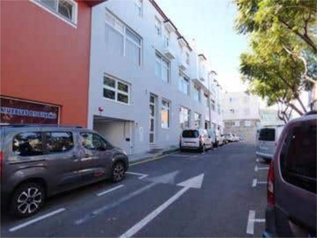 Garaje en Alquiler en Cuesta de la Villa