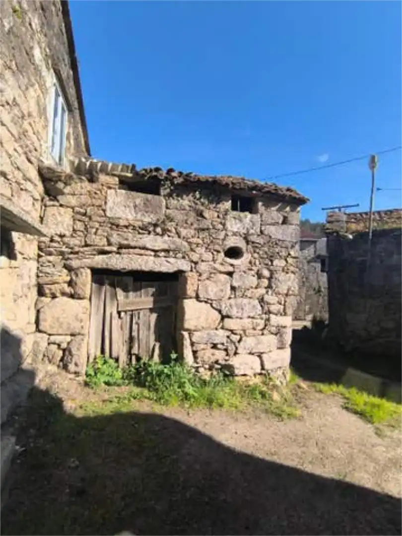 Vista exterior de Casa o xalet en venda en Cuntis amb Terrassa