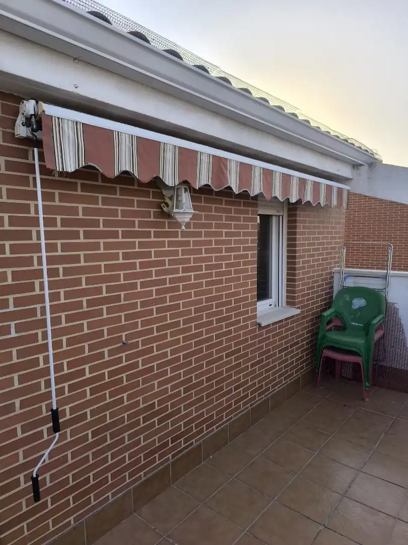 Dúplex en venta en Calle Los Manantiales, 3, Castañares de Rioja Terraza de Dúplex en venta en Castañares de Rioja