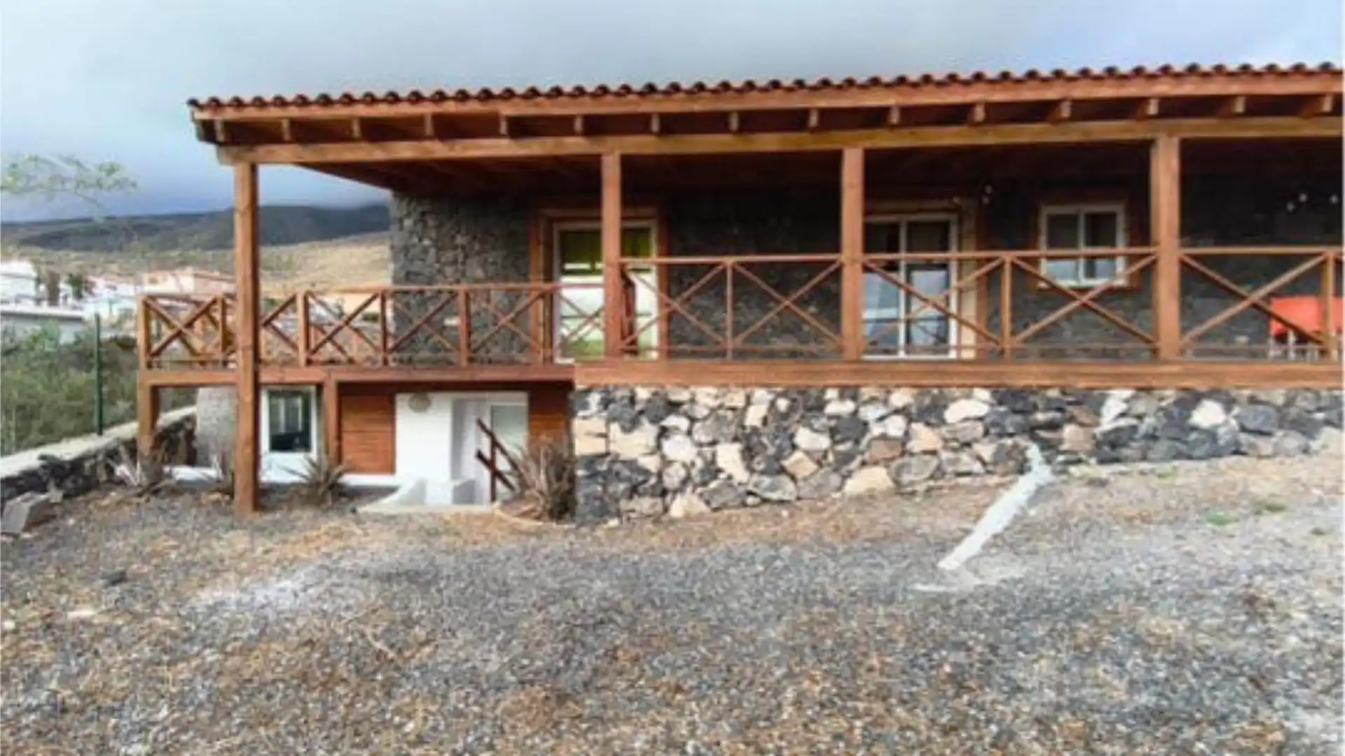 Single-family semi-detached for rent in Las Chafiras