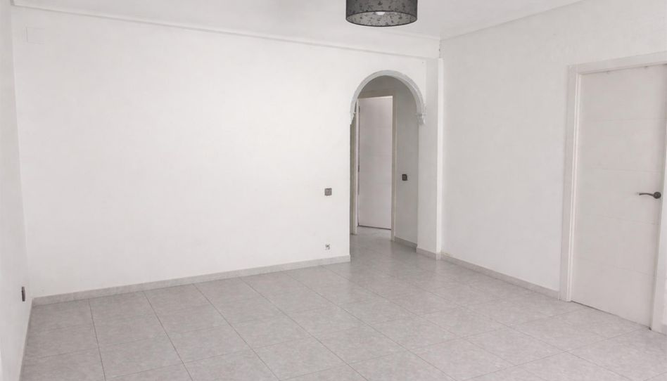 Piso en venta en Avenida Virgen de la Esperanza, 10, El Cano - Los Bermejales, Sevilla Capital - imagen 1 Foto 1 de Piso en venta en Avenida Virgen de la Esperanza, 10, El Cano - Los Bermejales, Sevilla Capital