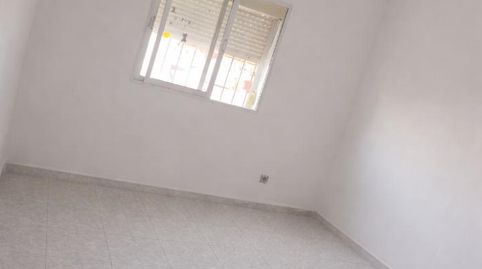 Piso en venta en Avenida Virgen de la Esperanza, 10, El Cano - Los Bermejales, Sevilla Capital - imagen 2 Foto 2 de Piso en venta en Avenida Virgen de la Esperanza, 10, El Cano - Los Bermejales, Sevilla Capital