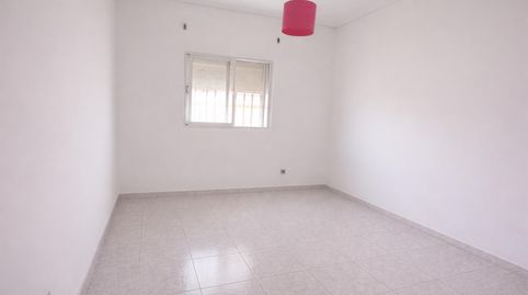 Piso en venta en Avenida Virgen de la Esperanza, 10, El Cano - Los Bermejales, Sevilla Capital - imagen 3 Foto 3 de Piso en venta en Avenida Virgen de la Esperanza, 10, El Cano - Los Bermejales, Sevilla Capital