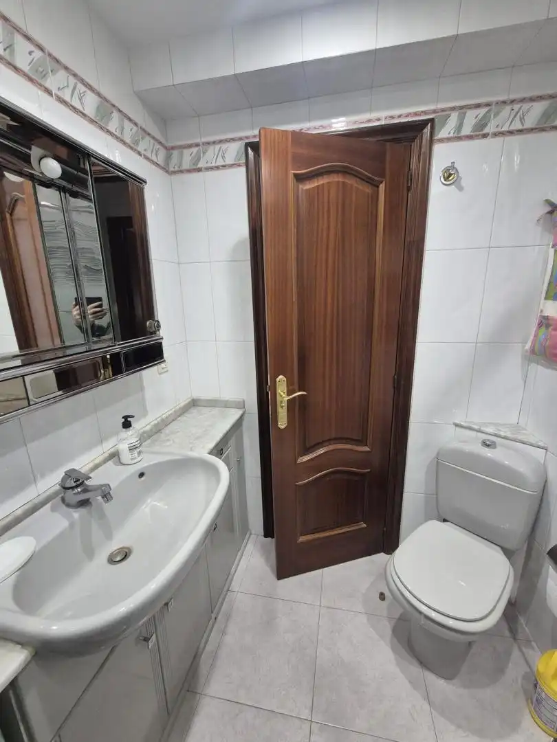 Badezimmer von Wohnung zur untervermieten in A Coruña Capital  mit Möbliert