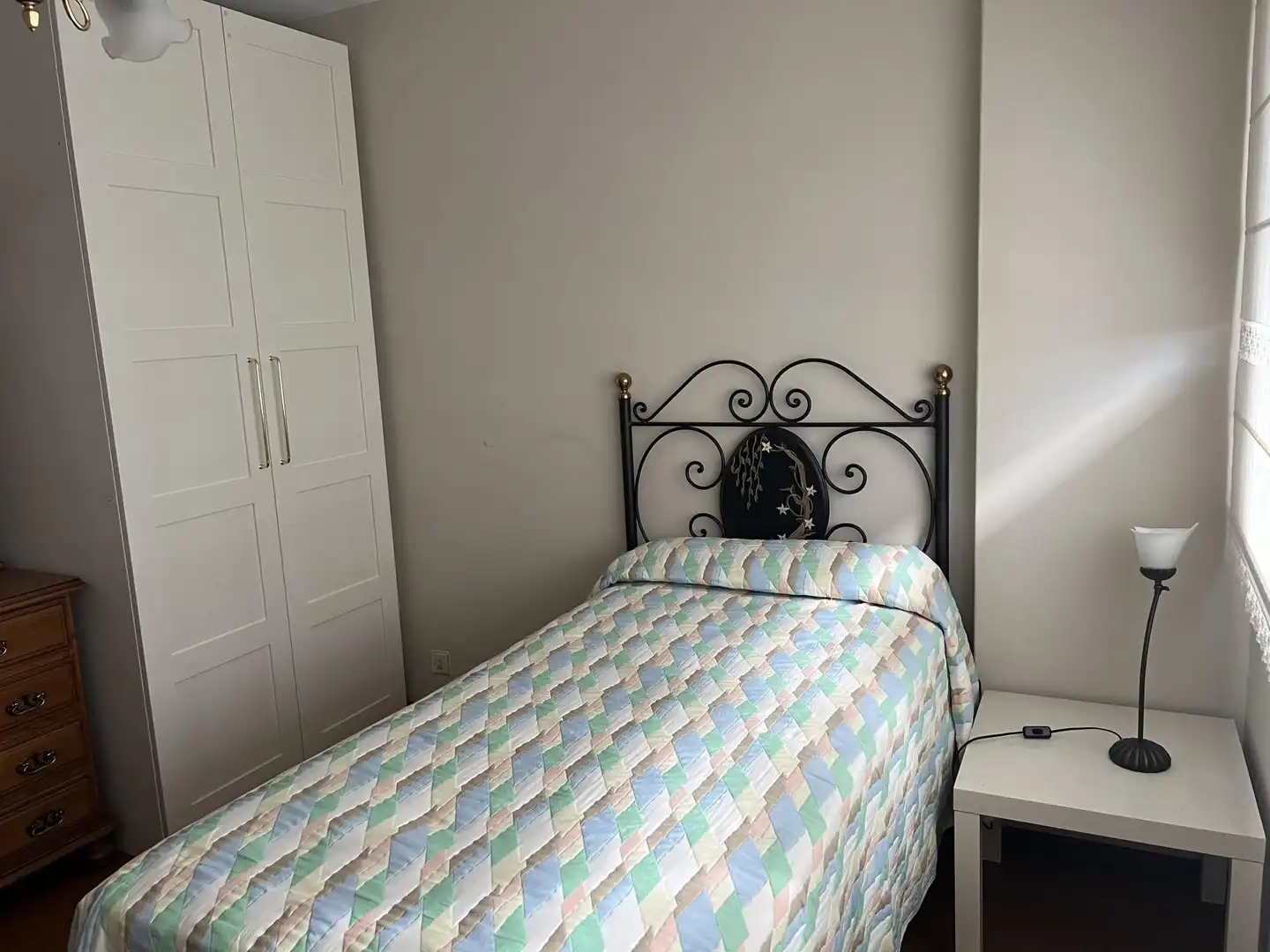 Schlafzimmer von Wohnung zur untervermieten in A Coruña Capital  mit Möbliert