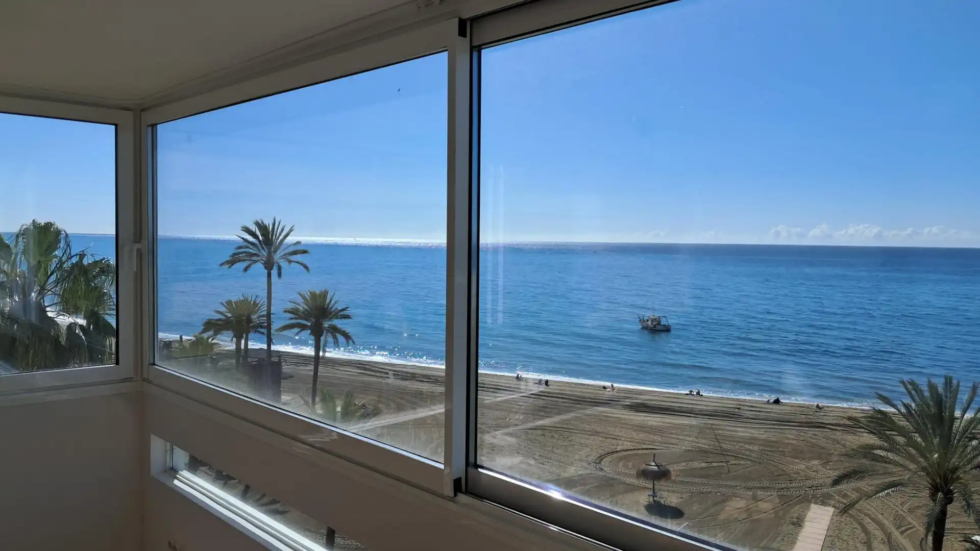 Habitación de Piso de alquiler en Marbella con Aire acondicionado, Terraza y Balcón