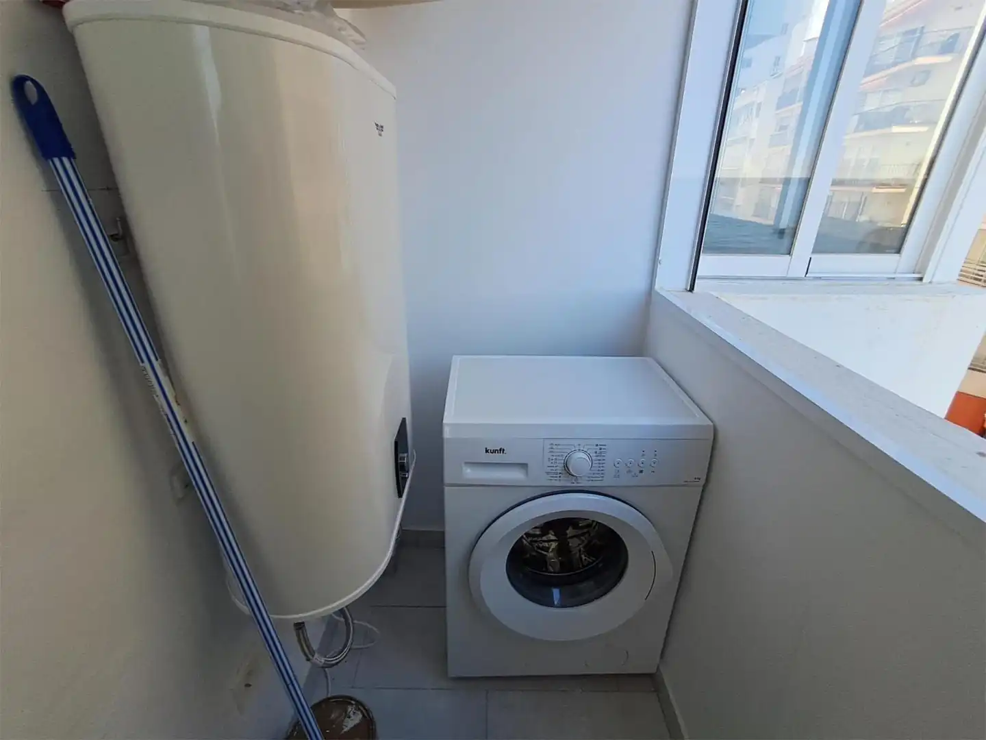 Flat for rent in Avenida Duque de Ahumada, Playa Bajadilla - Puertos Balcony of Flat for rent in Marbella with Air Conditioner, Heating and Parquet flooring