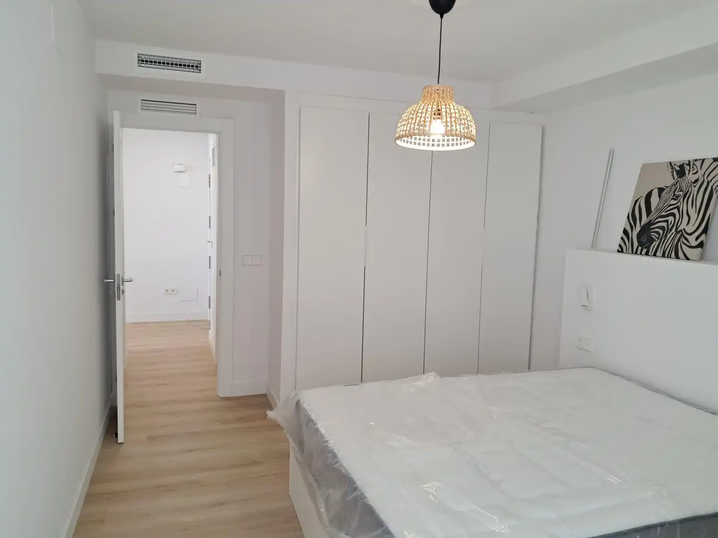 Flat for rent in Avenida Duque de Ahumada, Playa Bajadilla - Puertos Bedroom of Flat for rent in Marbella with Air Conditioner, Heating and Parquet flooring