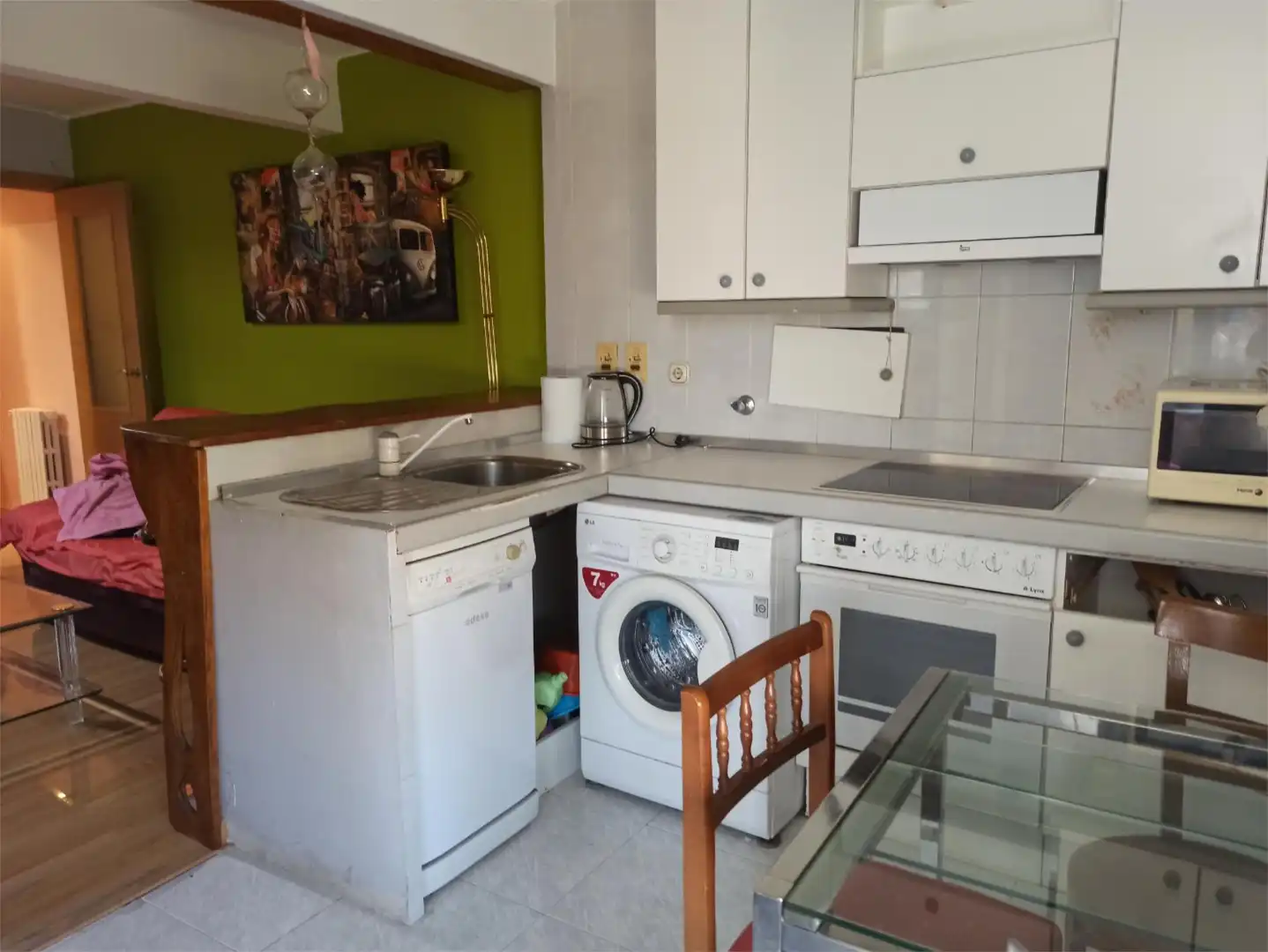 Cuina de Pis en venda en Huesca amb Calefacció, Parquet i Moblat
