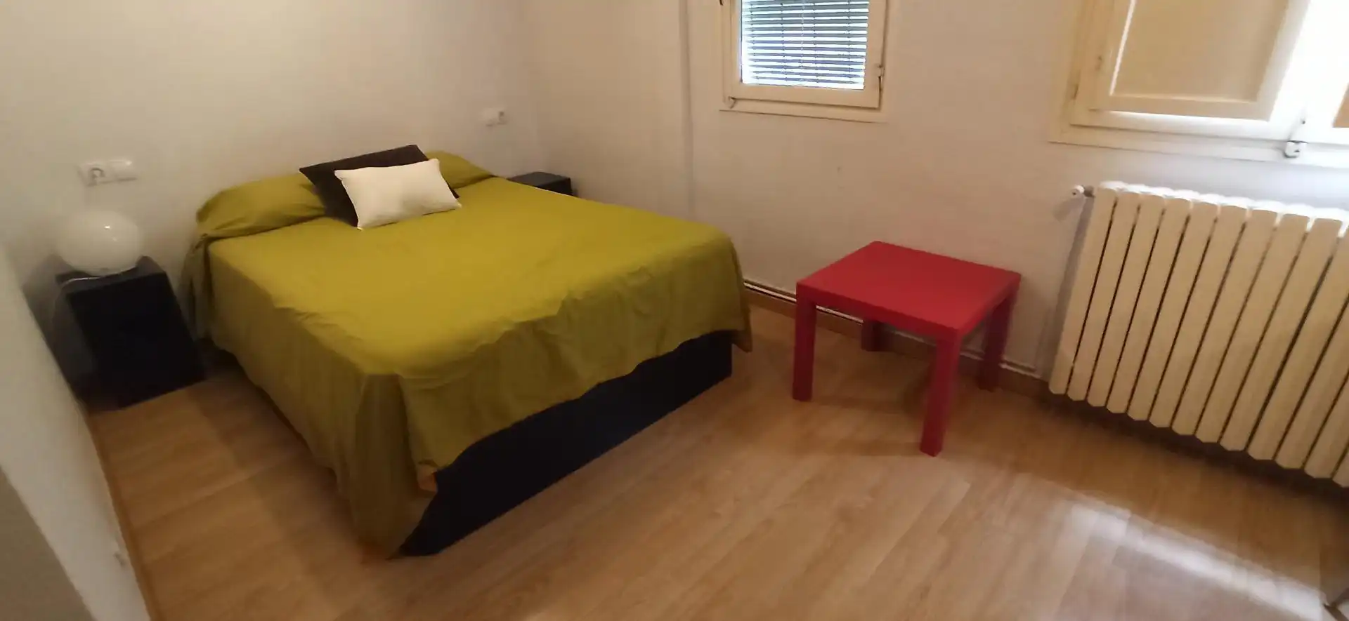 Dormitori de Pis en venda en Huesca amb Calefacció, Parquet i Moblat