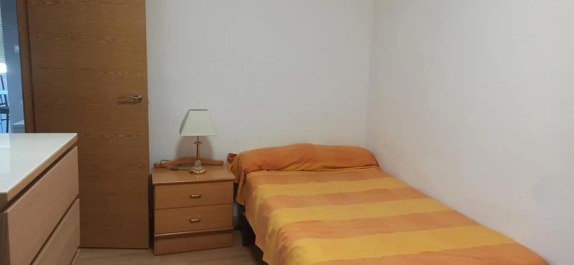 Dormitori de Pis en venda en Huesca amb Calefacció, Parquet i Moblat