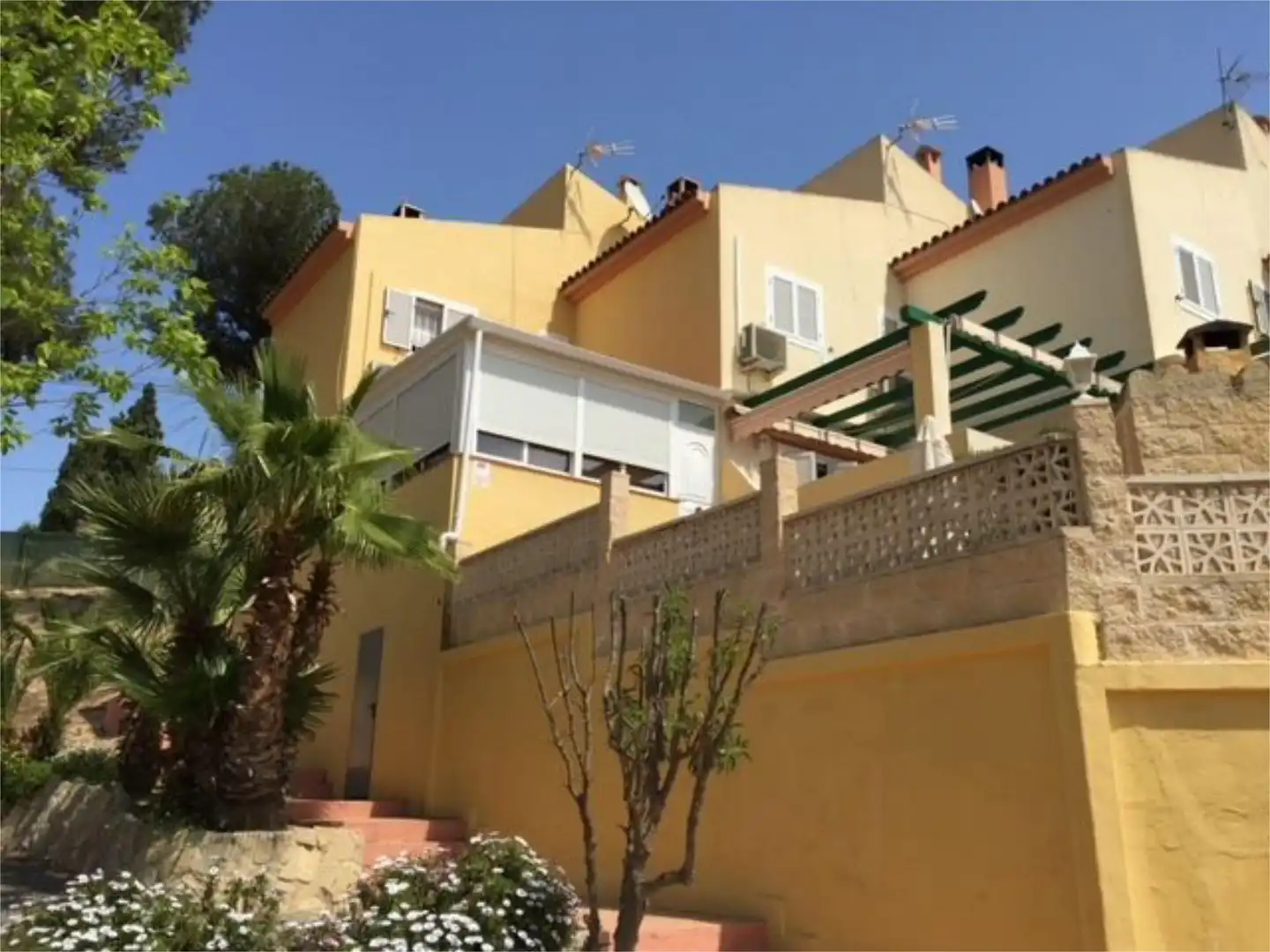 Vista exterior de Casa o chalet en venta en La Nucia con Aire acondicionado, Terraza y Piscina