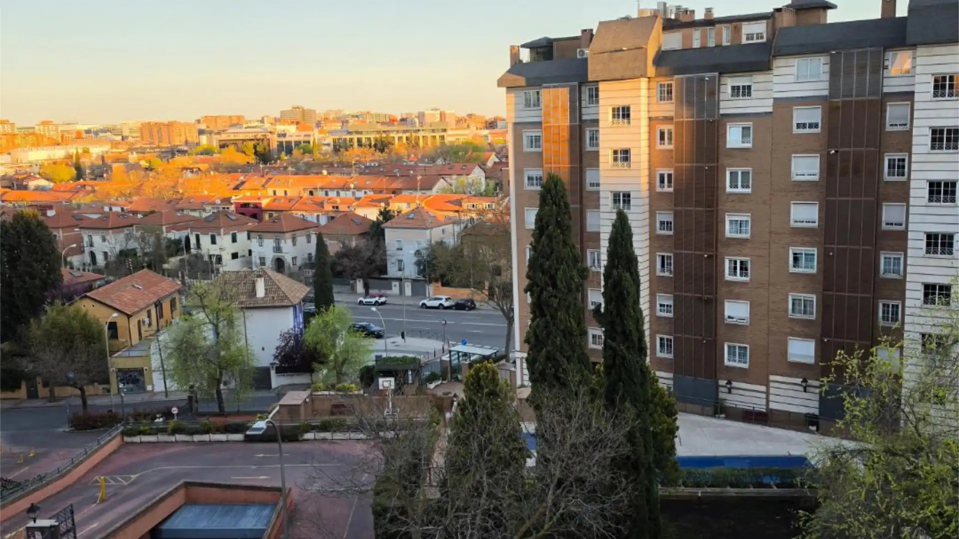 Exterior view of Flat for sale in  Madrid Capital  with Air Conditioner, Heating and Parquet flooring