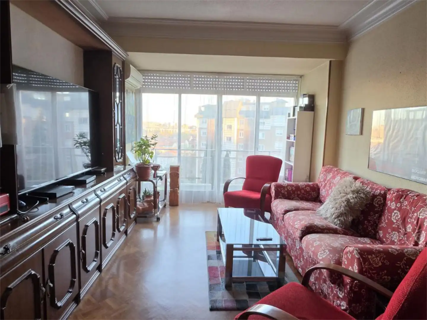 Piso en venta en Calle de Víctor de la Serna, 3, Hispanoamérica - Bernabéu Sala de estar de Piso en venta en Madrid con Aire acondicionado, Calefacción y Parquet