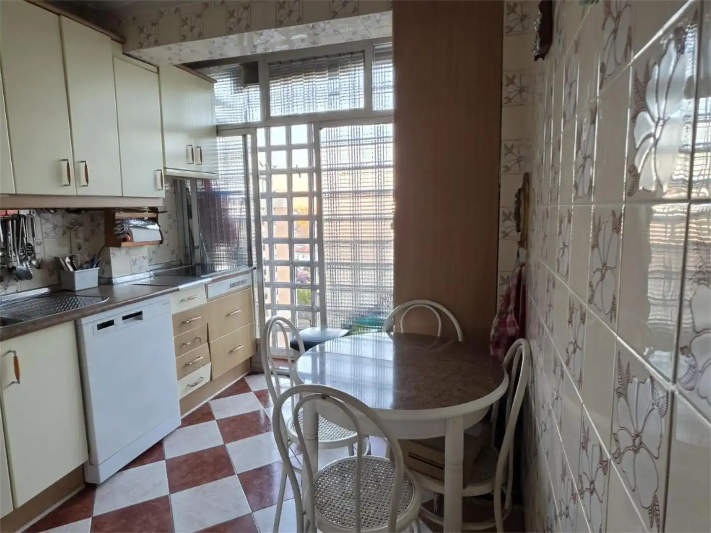 Piso en venta en Calle de Víctor de la Serna, 3, Hispanoamérica - Bernabéu Cocina de Piso en venta en Madrid con Aire acondicionado, Calefacción y Parquet