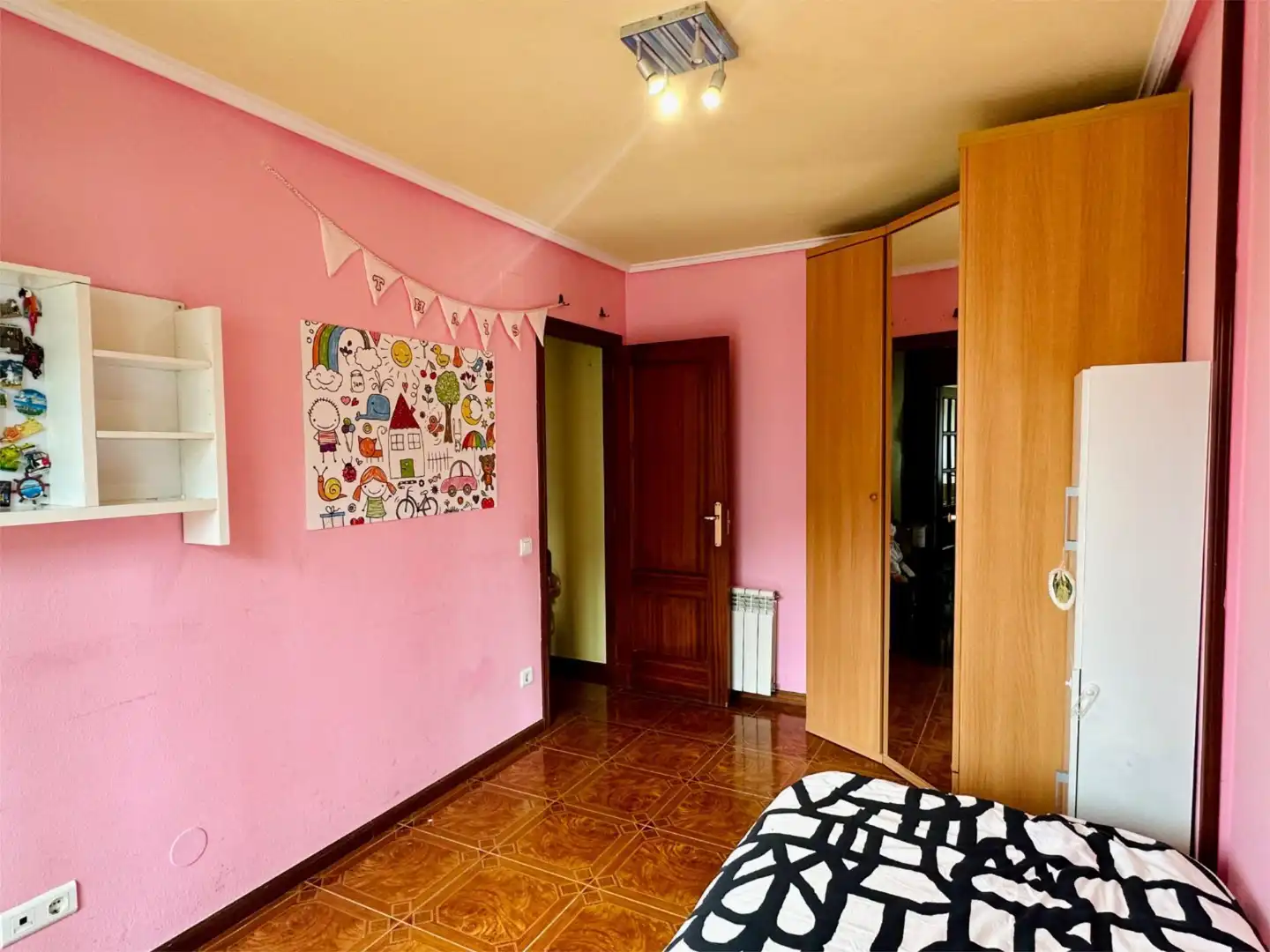 Wohnung zum Verkauf in Calle Victoria, 5, Tregadín Schlafzimmer von Wohnung zum Verkauf in Noja mit Heizung, Privatgarten und Terrasse