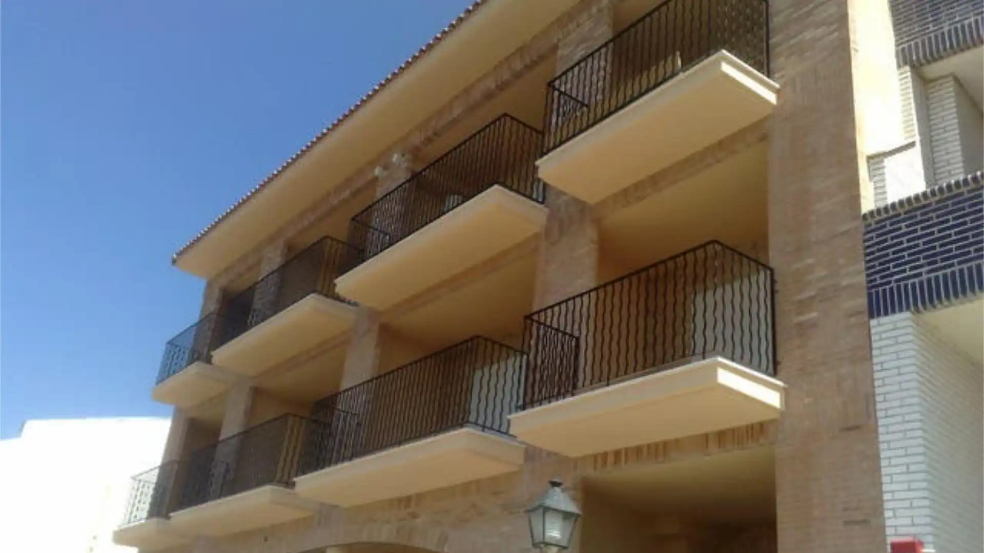 Vista exterior de Garaje de alquiler en Náquera