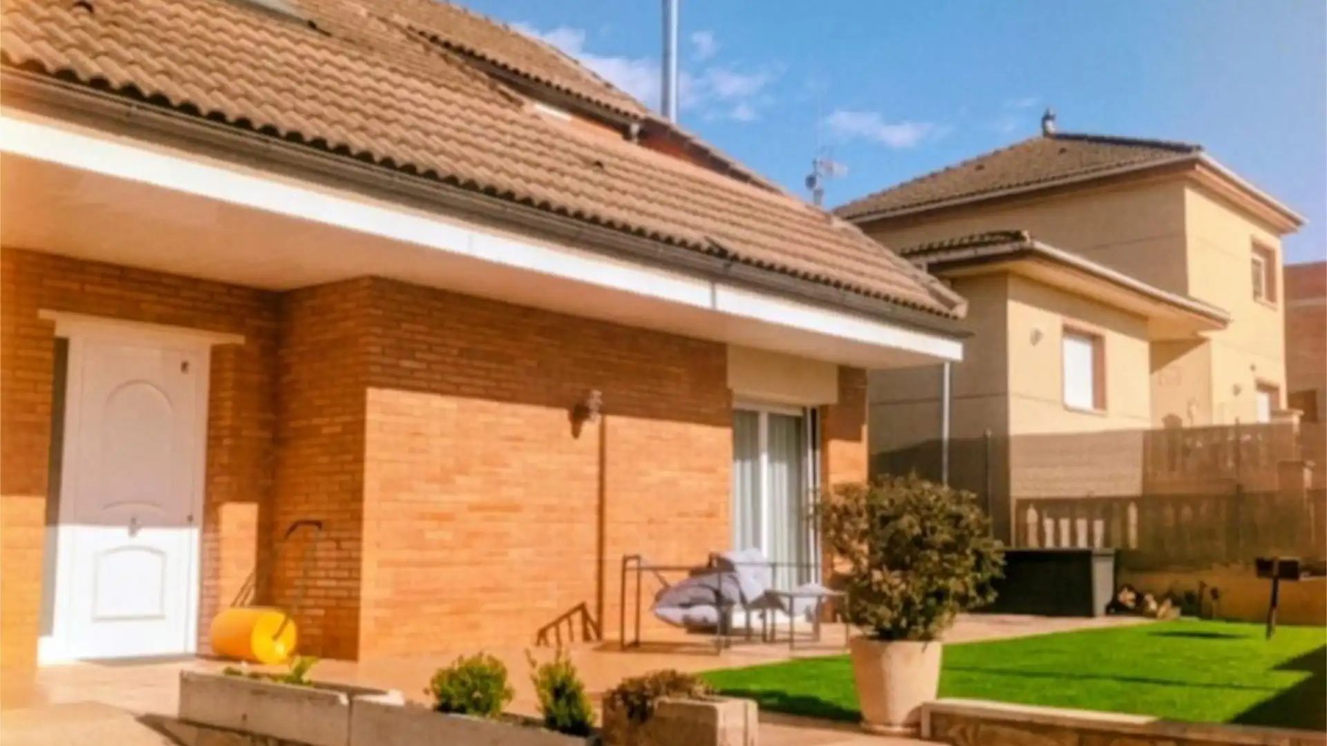 Houses for sale in Carrer Pla de la Vila, 24, Fonollosa Exterior view of Houses for sale in Fonollosa with Air Conditioner, Terrace and Swimming Pool