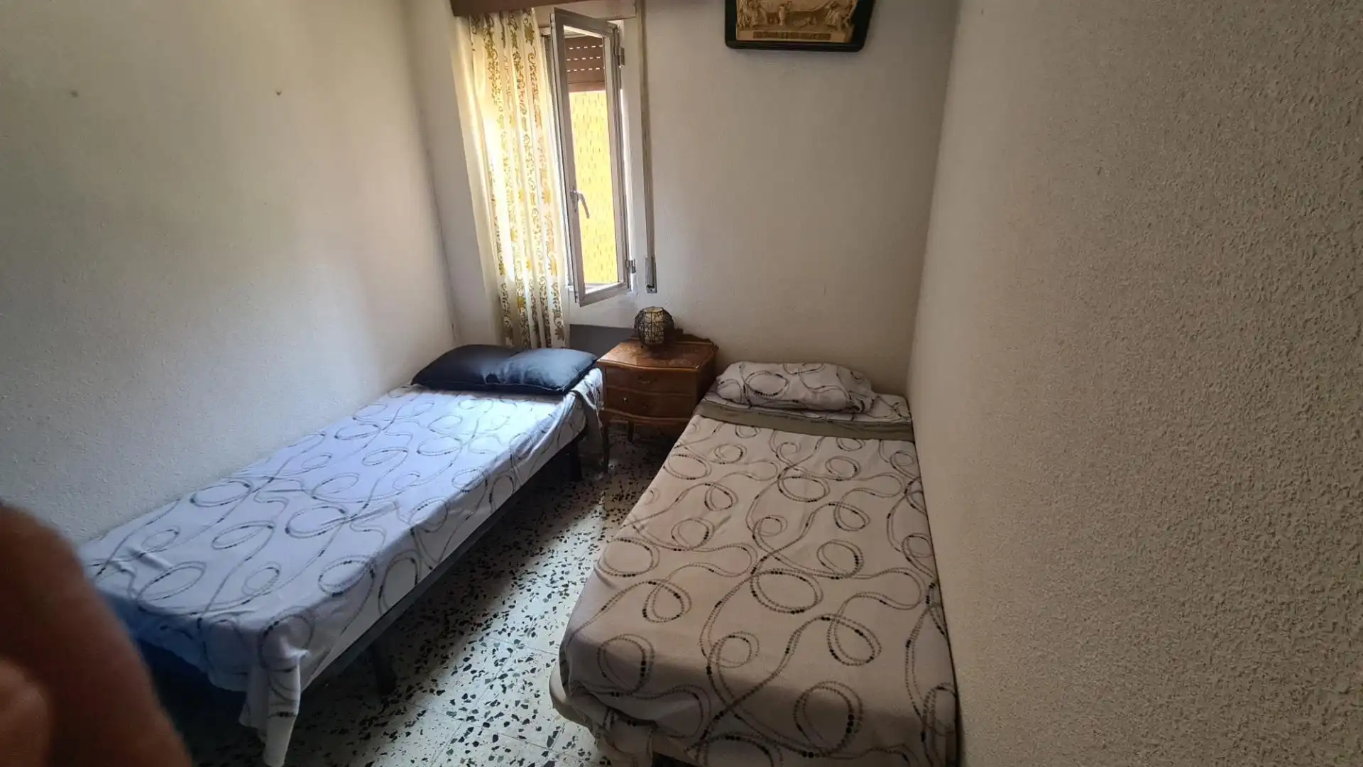 Habitación de Piso para compartir en  Madrid Capital con Amueblado, Horno y Lavadora