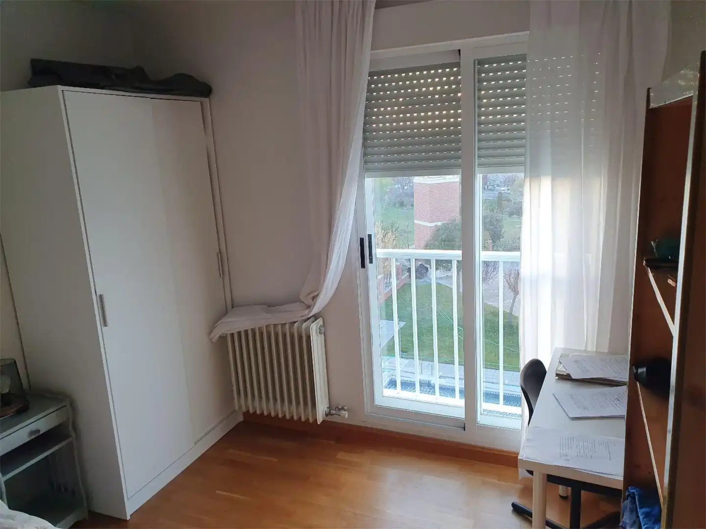 Room in Calle Cantero Juan de Mondragón, 3, Hervencias Bedroom of Flat for share in Ávila with Heating, Private garden and Parquet flooring