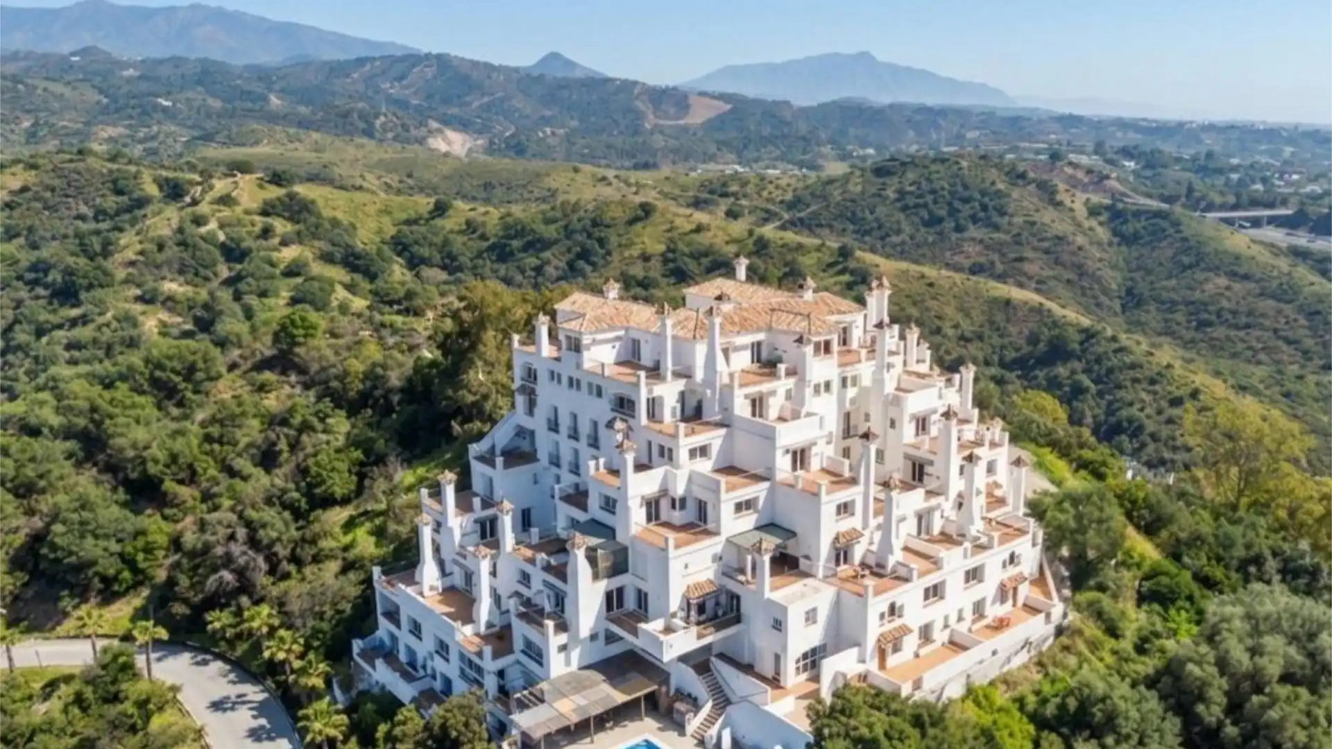 Exterior view of Flat for rent in Estepona  with Terrace, Swimming Pool and Furnished