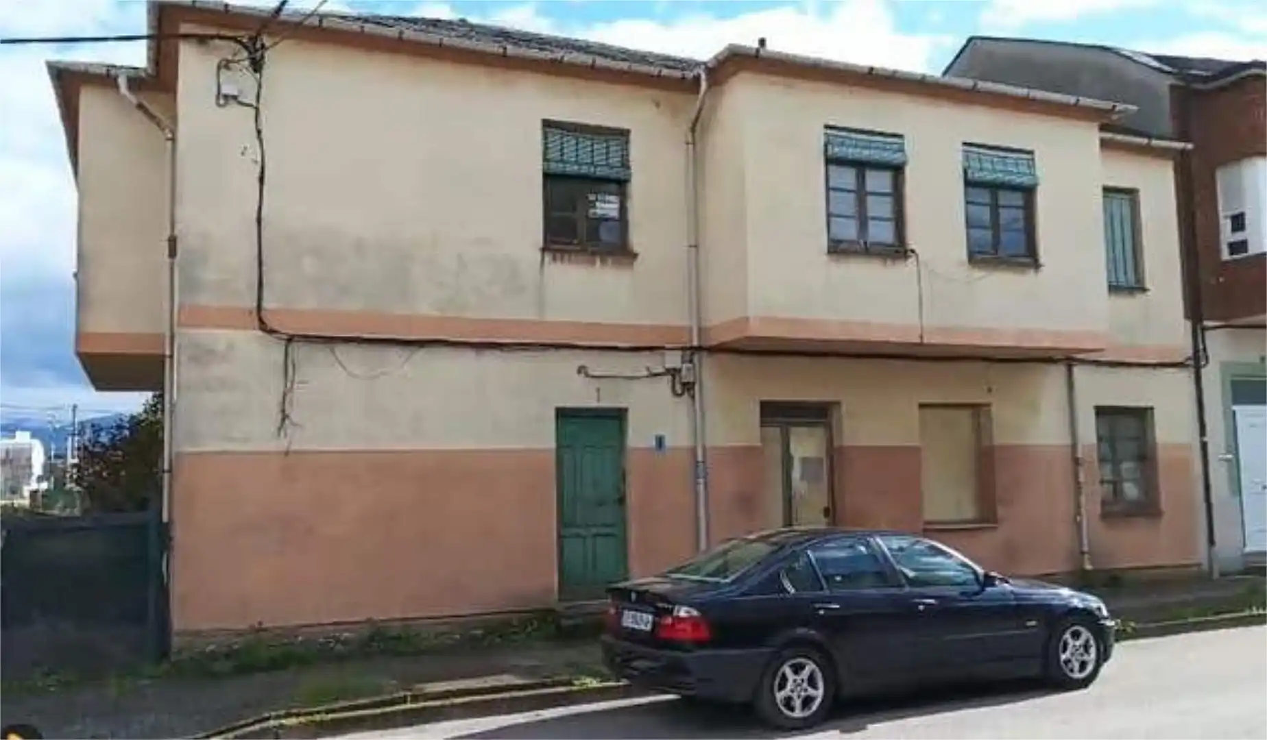 Houses for sale in Compostilla - Columbrianos Exterior view of Houses for sale in Ponferrada