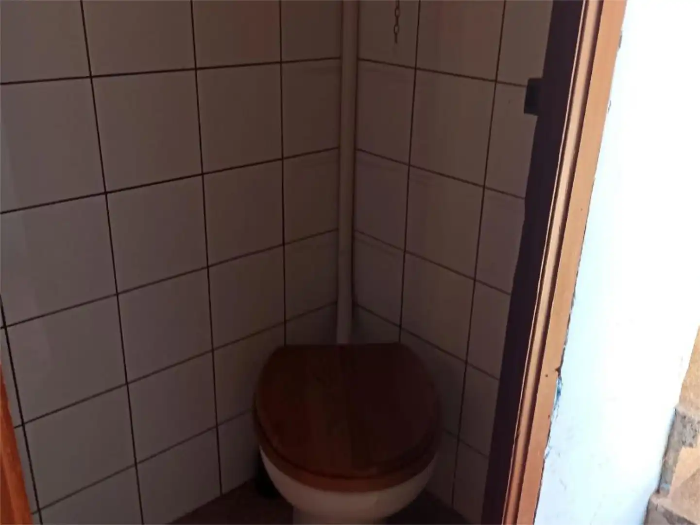 Piso en venta en Carrer del Castell, 13, Isona i Conca Dellà Baño de Piso en venta en Isona i Conca Dellà con Jardín privado, Trastero y Amueblado