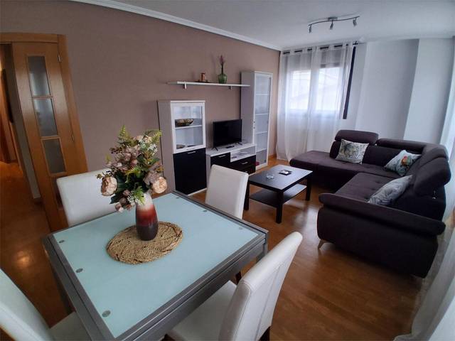 Piso en Alquiler en Calle Azucarera, 4 en Villaviciosa - Amandi