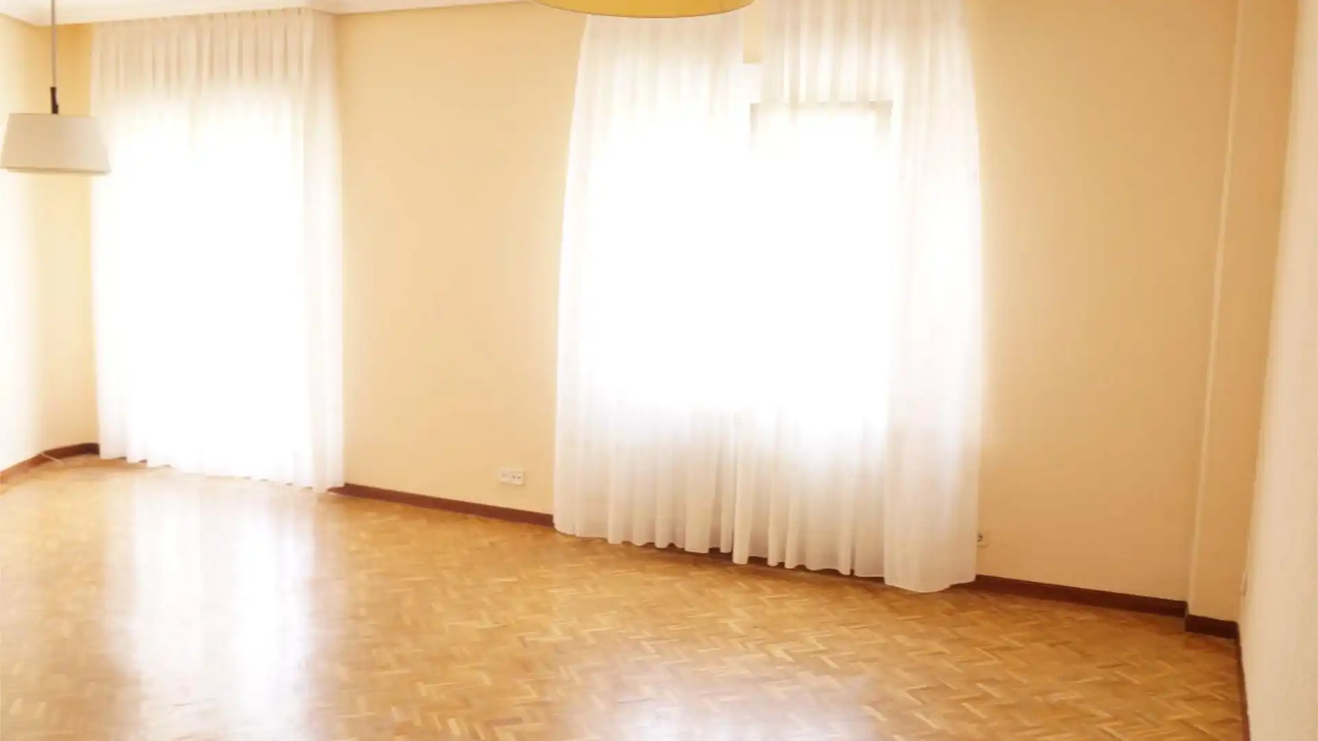 Flat for rent in Avenida de la Reina Victoria, 21, Madrid Capital