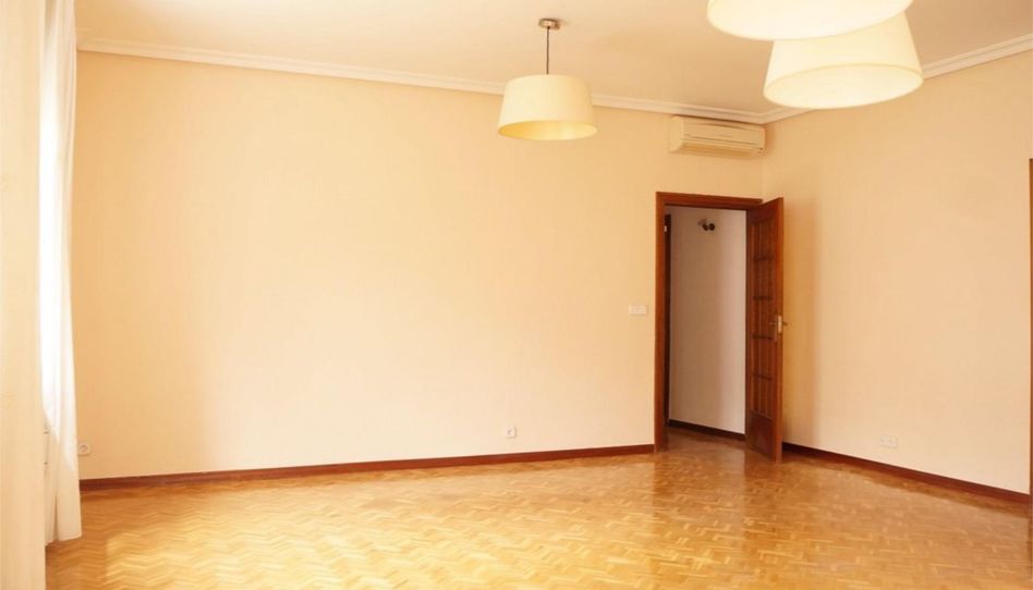Piso de alquiler en Avenida de la Reina Victoria, 21, Vallehermoso - Imagen 2