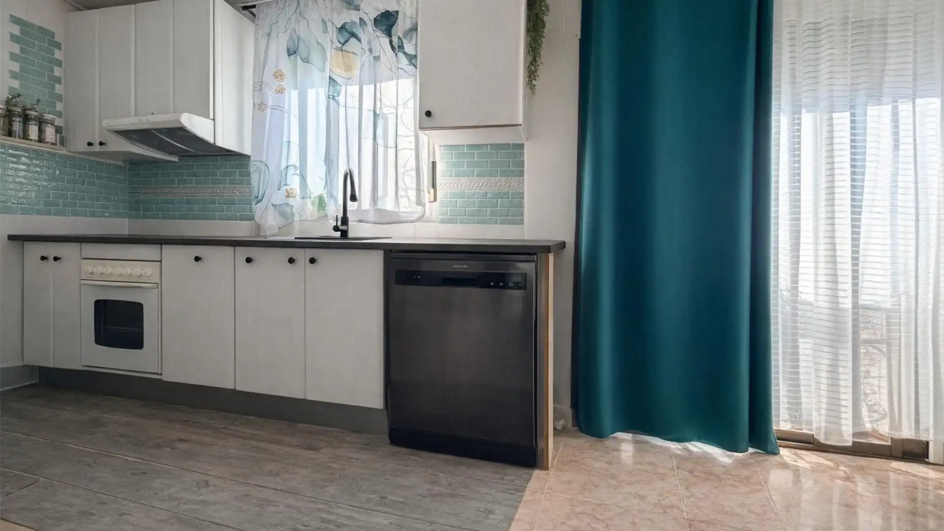 Kitchen of Flat for sale in Tàrrega  with Air Conditioner