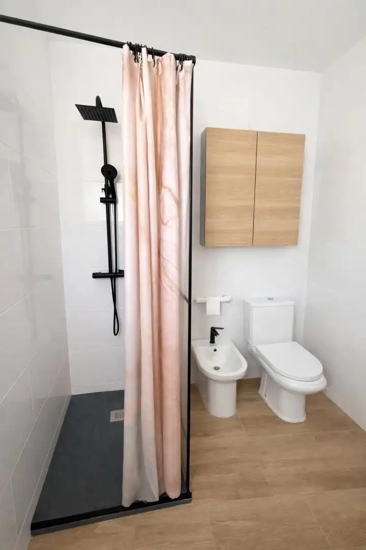 Bany de Pis en venda en Tàrrega amb Aire condicionat i Terrassa