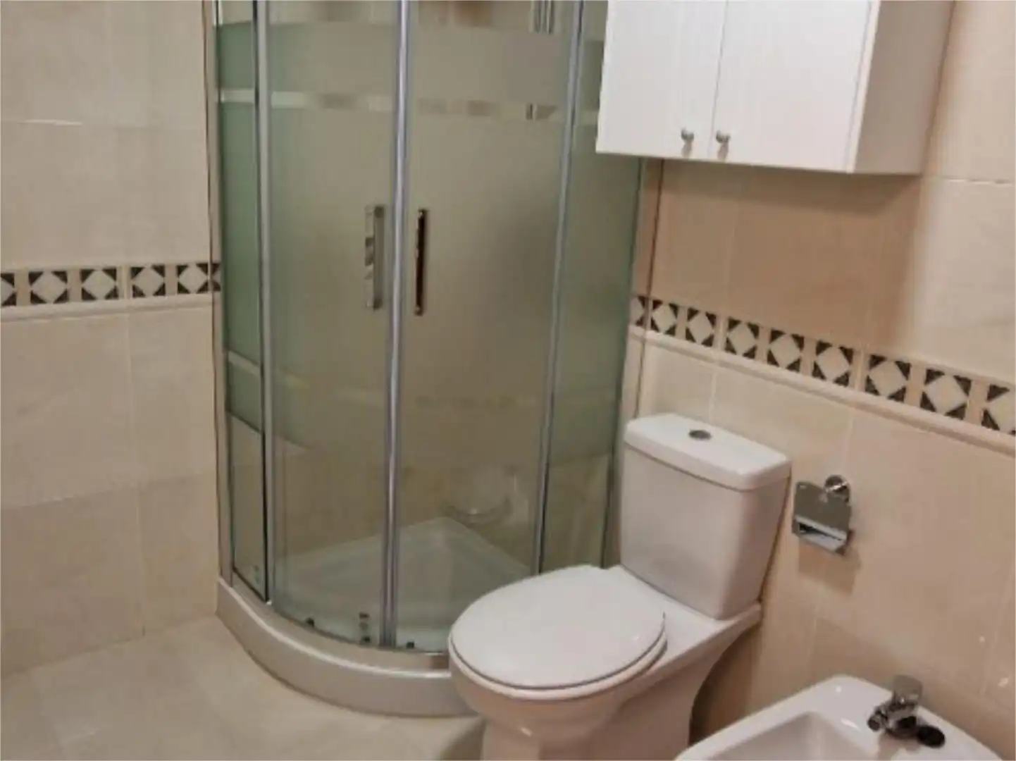 Badezimmer von Wohnung zum Verkauf in Cedeira mit Heizung, Parkett und Möbliert