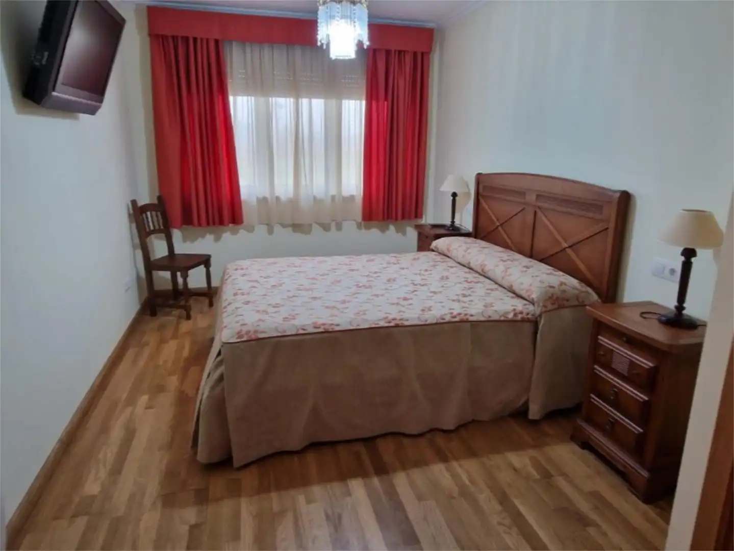 Schlafzimmer von Wohnung zum Verkauf in Cedeira mit Heizung, Parkett und Möbliert