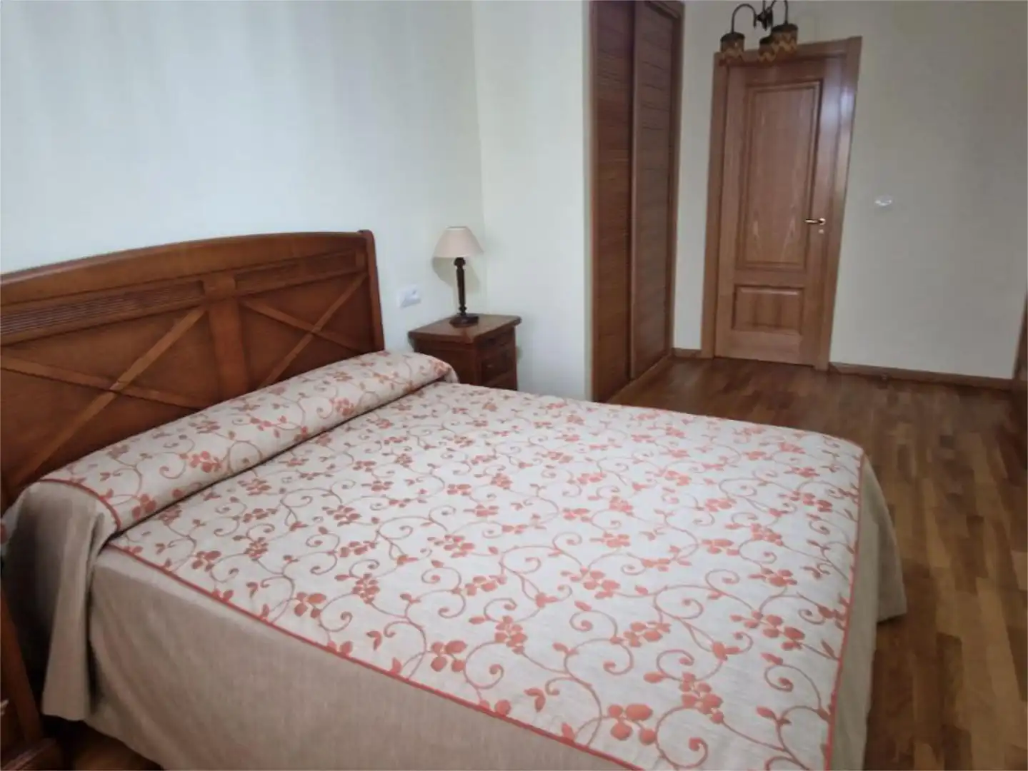 Schlafzimmer von Wohnung zum Verkauf in Cedeira mit Heizung, Parkett und Möbliert