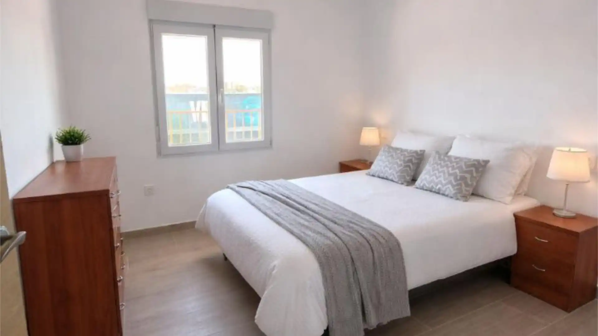 Bedroom of Flat for rent in  Almería Capital  with Terrace, Furnished and Balcony