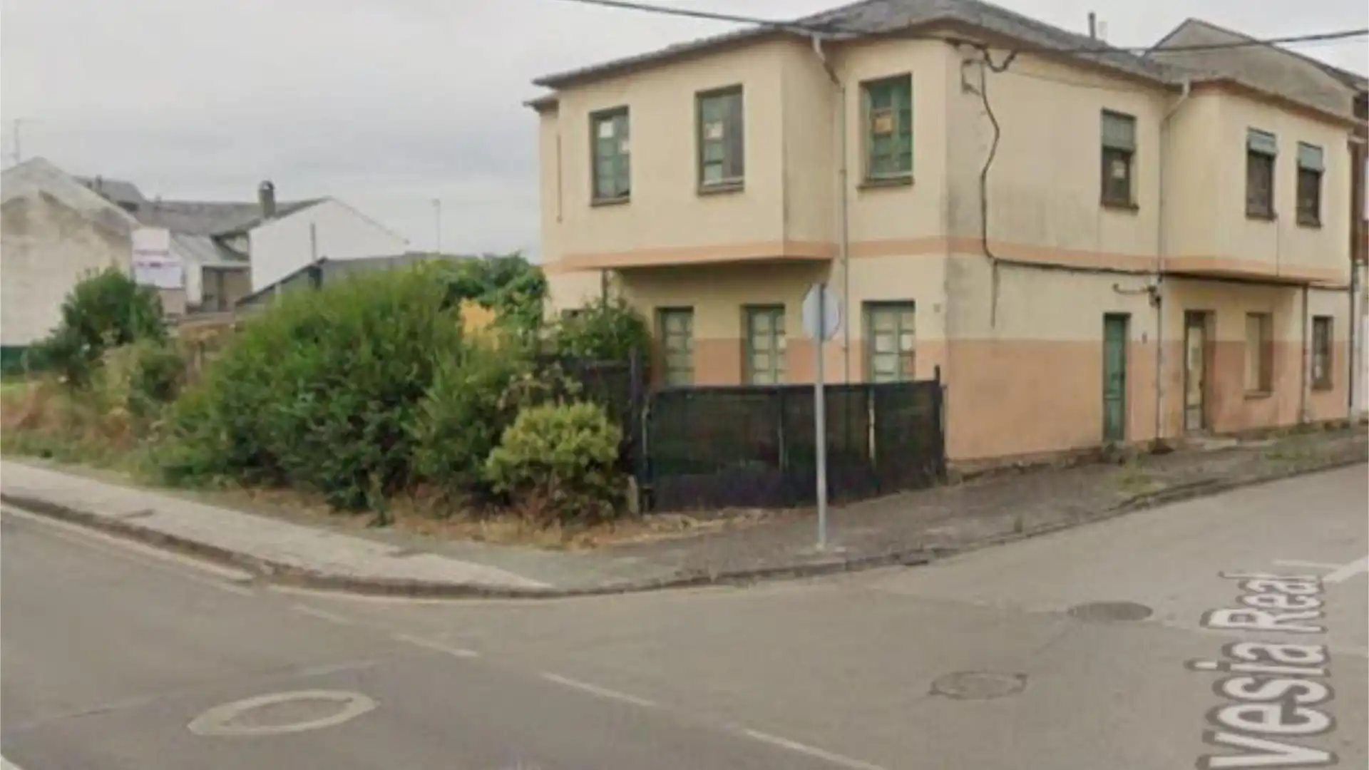 Casa adosada en venda a Travesia Real, 3, Compostilla - Columbrianos