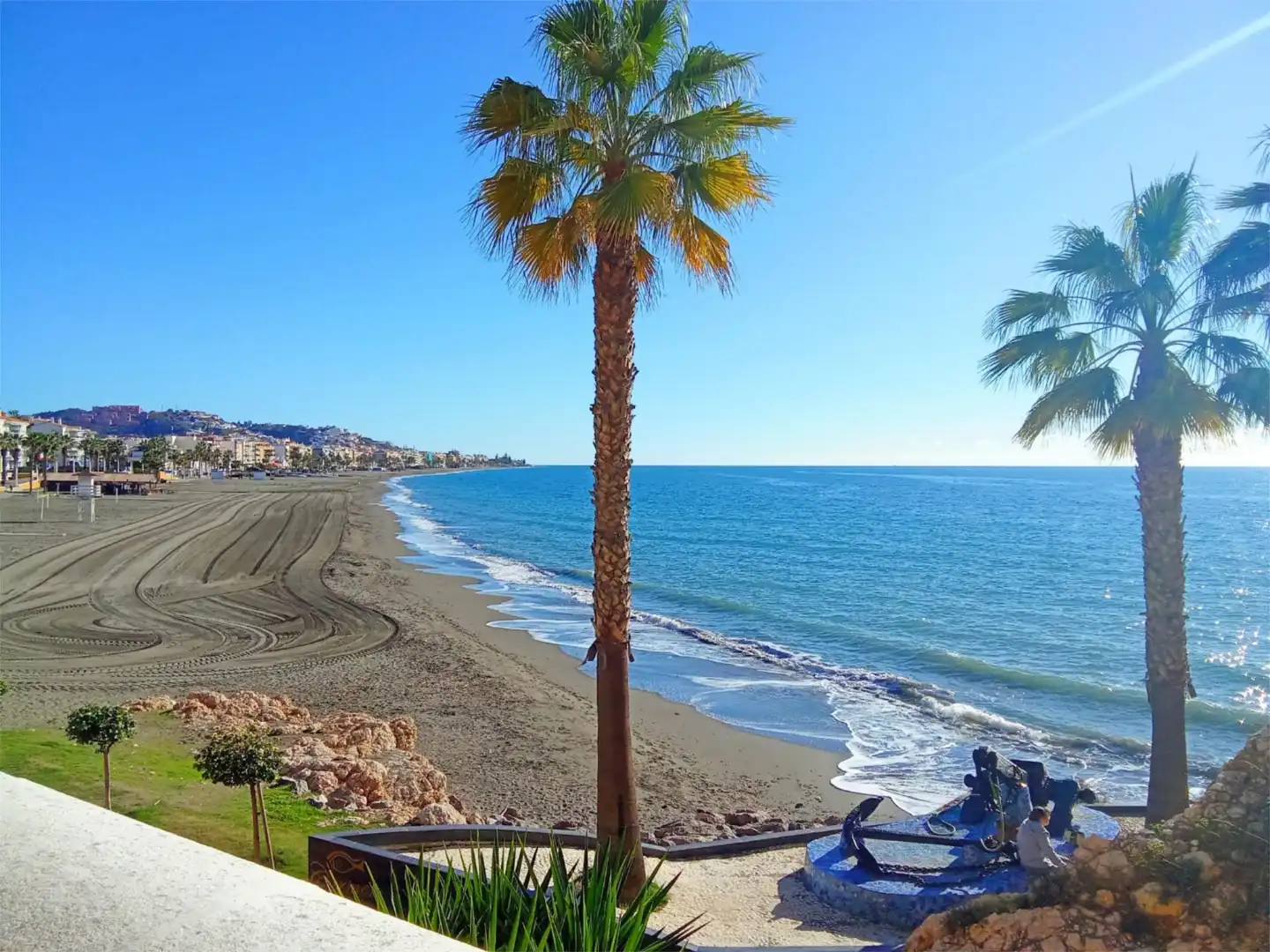 Piso en venta en Calle Sierra Almijara, Playa del Rincón Vista exterior de Piso en venta en Rincón de la Victoria con Parquet, Terraza y Amueblado