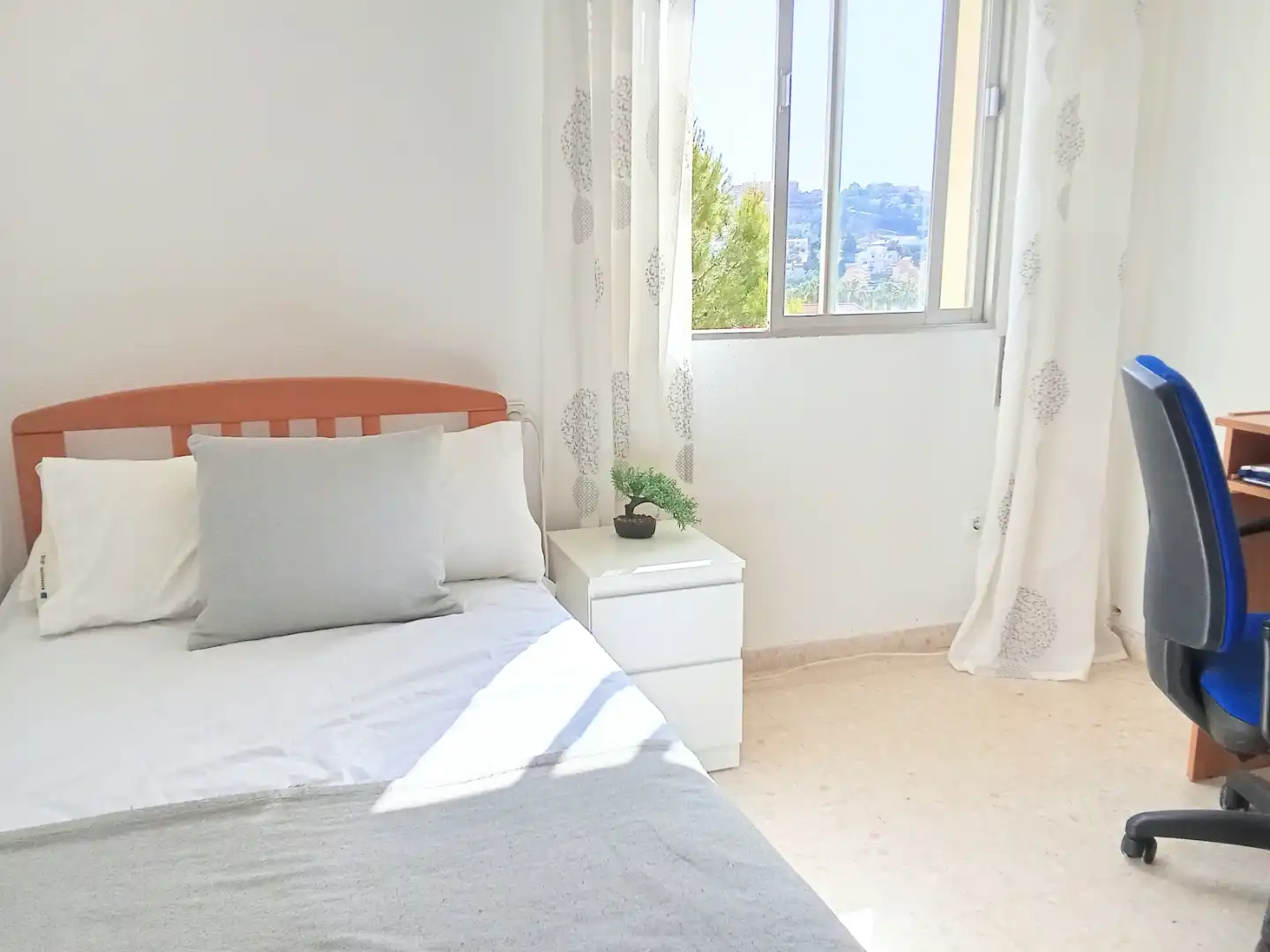 Piso en venta en Calle Sierra Almijara, Playa del Rincón Habitación de Piso en venta en Rincón de la Victoria con Terraza, Piscina y Amueblado