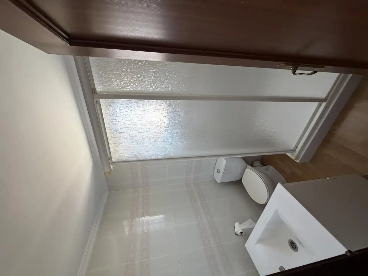 Flat for sale in Calle San Luis, 12, Requena Bathroom of Flat for sale in Requena with Heating, Parquet flooring and Furnished