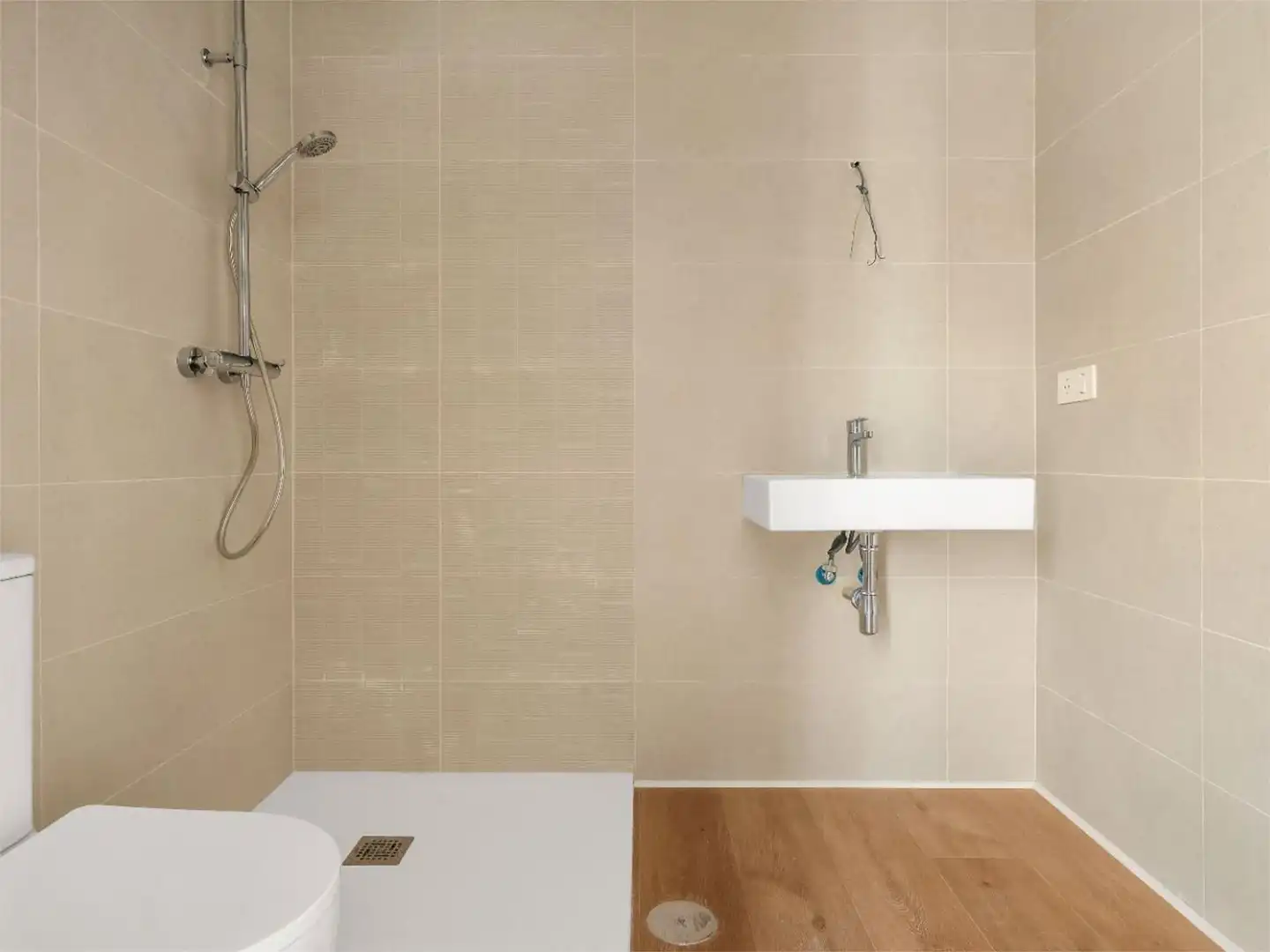 Flat for sale in Calle Menorca, 7, Los Guindos - Parque Mediterráneo - Santa Paula Bathroom of Flat for sale in Málaga with Air Conditioner, Heating and Parquet flooring