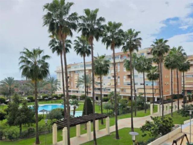 Piso en Venta en Avenida del Editor Ángel Caffarena, 29 en El Cónsul - Ciudad Universitaria - El Romeral