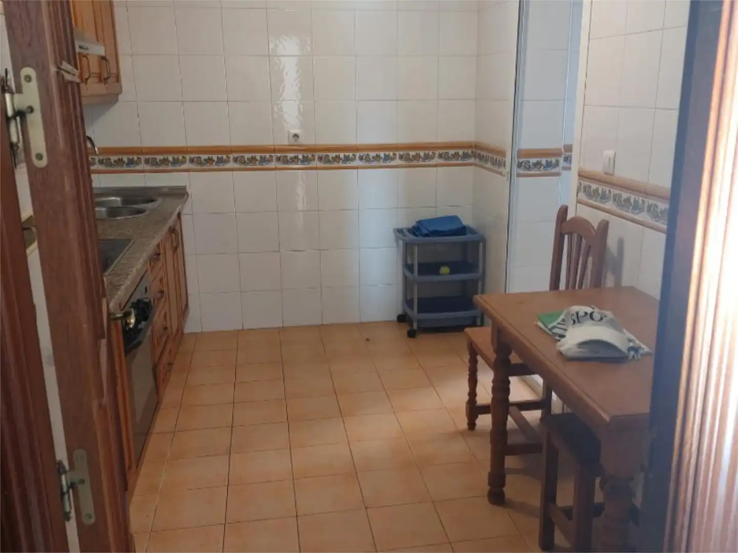 Pis en venda a Avenida del Editor Ángel Caffarena, 29, El Cónsul - Ciudad Universitaria - El Romeral Cuina de Pis en venda en Málaga amb Aire condicionat, Jardí privat i Terrassa