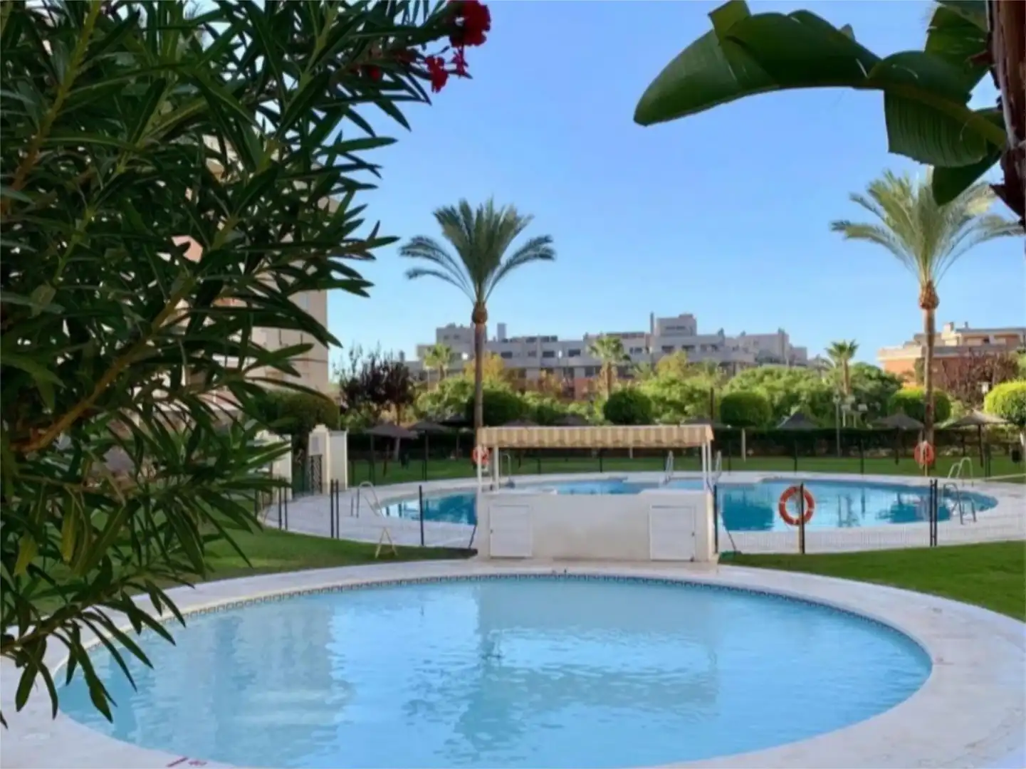 Pis en venda a Avenida del Editor Ángel Caffarena, 29, El Cónsul - Ciudad Universitaria - El Romeral Piscina de Pis en venda en Málaga amb Aire condicionat, Jardí privat i Terrassa
