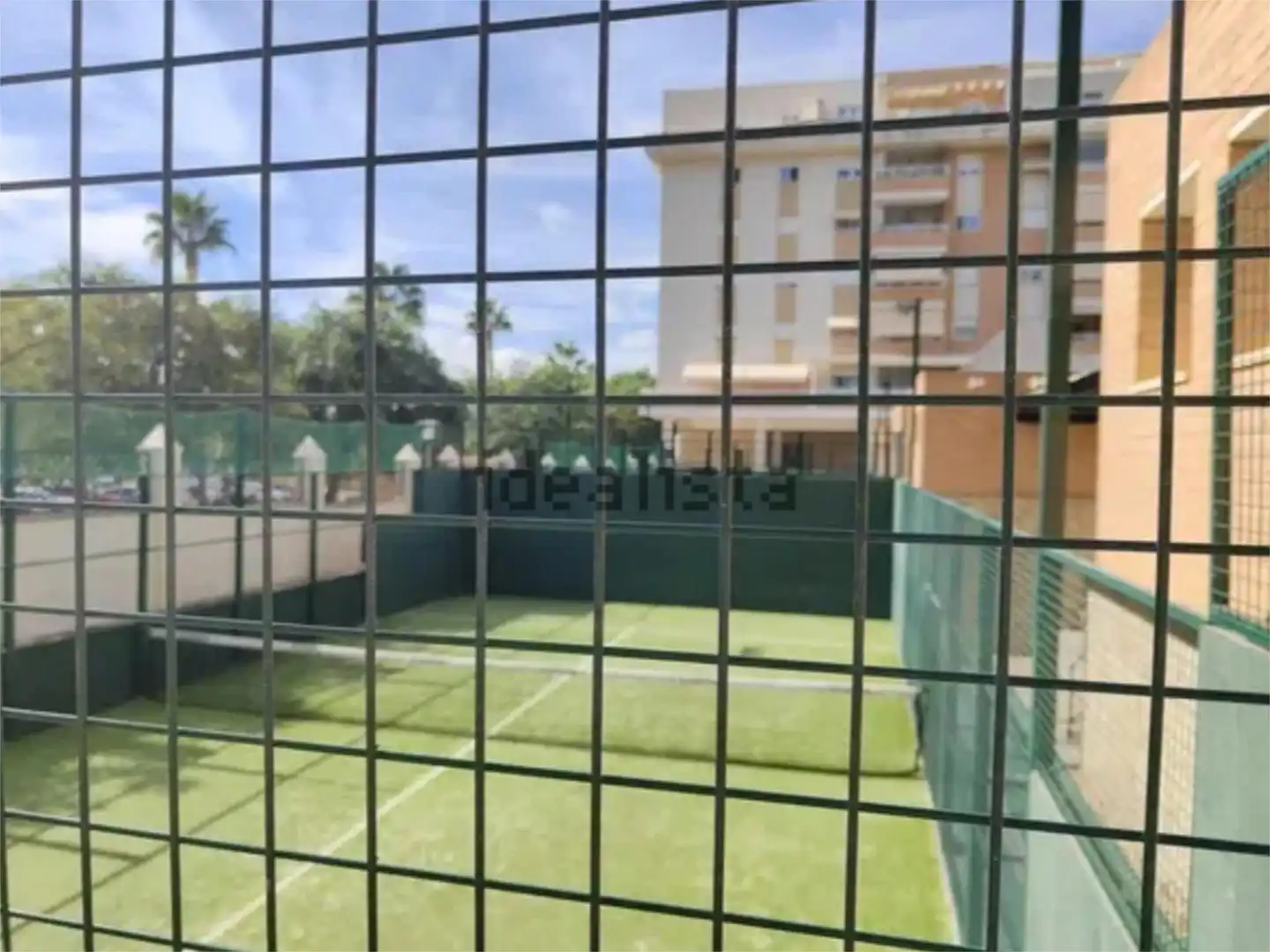 Pis en venda a Avenida del Editor Ángel Caffarena, 29, El Cónsul - Ciudad Universitaria - El Romeral Vista exterior de Pis en venda en Málaga amb Aire condicionat, Jardí privat i Terrassa