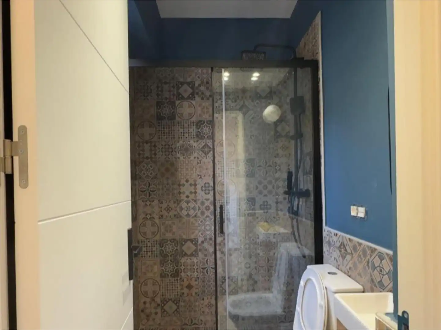 Habitación en Reyes Católicos, 63, Centro - Sagrario Baño de Apartamento para compartir en Granada con Aire acondicionado, Calefacción y Amueblado